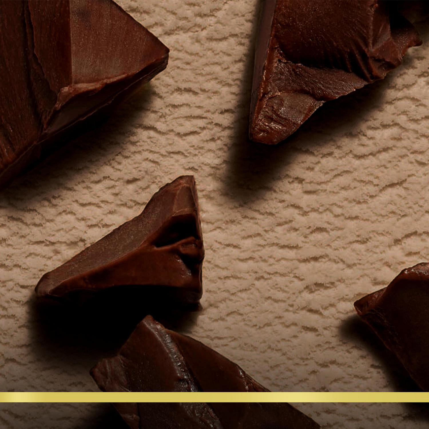 Bombón helado Intense Dark 70% cacao Collection Magnum sin gluten 3 ud. — otra vista del envase